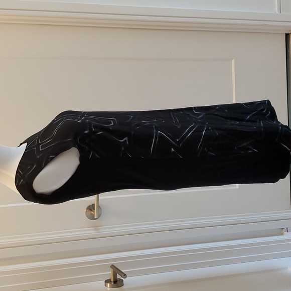 Rock N Karma Black Dress - Little Black Dress with Geometric Touch - Picture 4 of 9